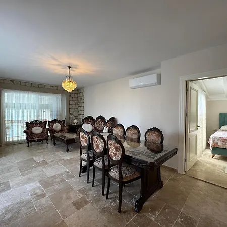 The Blue Mansion - Charming Family In Villa *