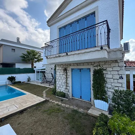 Villa The Blue Mansion - Charming Family In *
